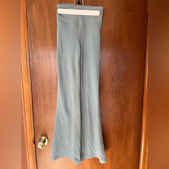 Athleta Elation Flare Pant Tights XXS minimalist grey green - Picture 4 of 7